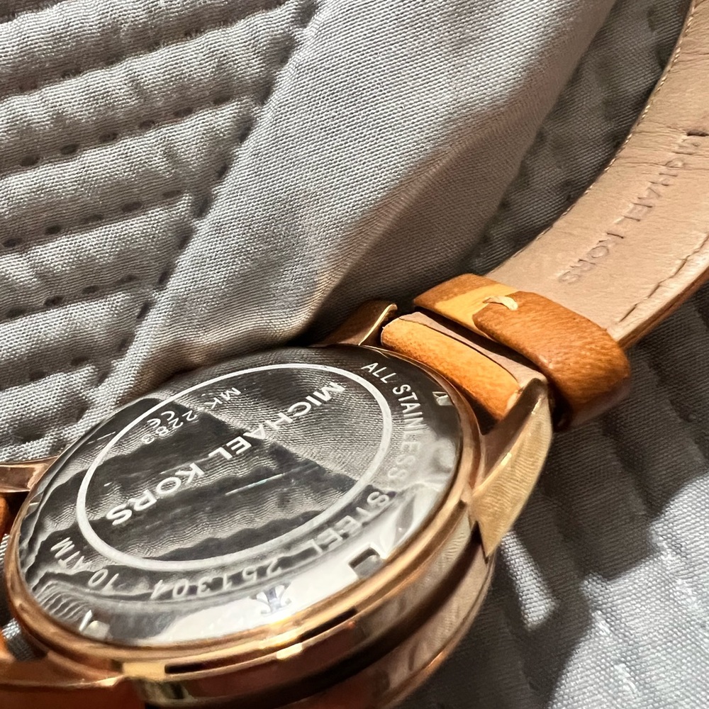 Wristwatch- Michael Kors. Model Mercer